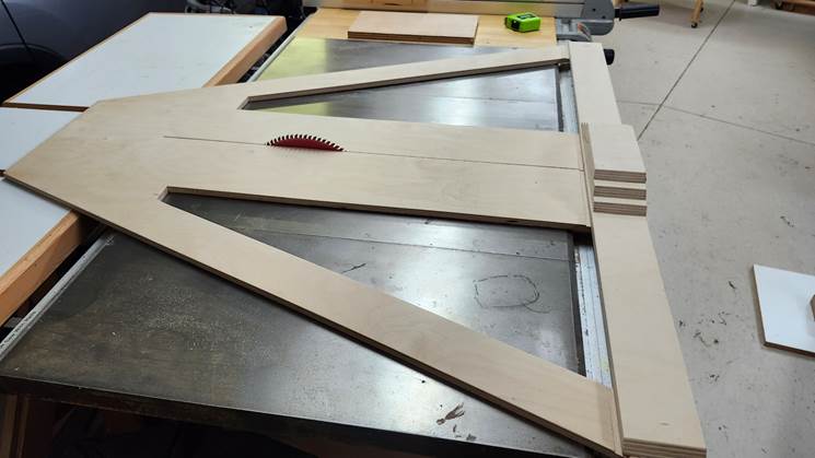 A wood pieces on a table

Description automatically generated